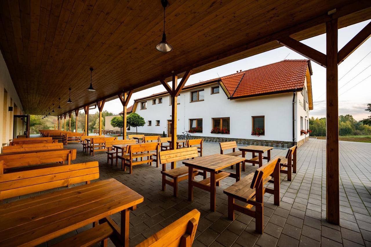 Hotel Na Zelenem Statku Rasovice  Exterior foto