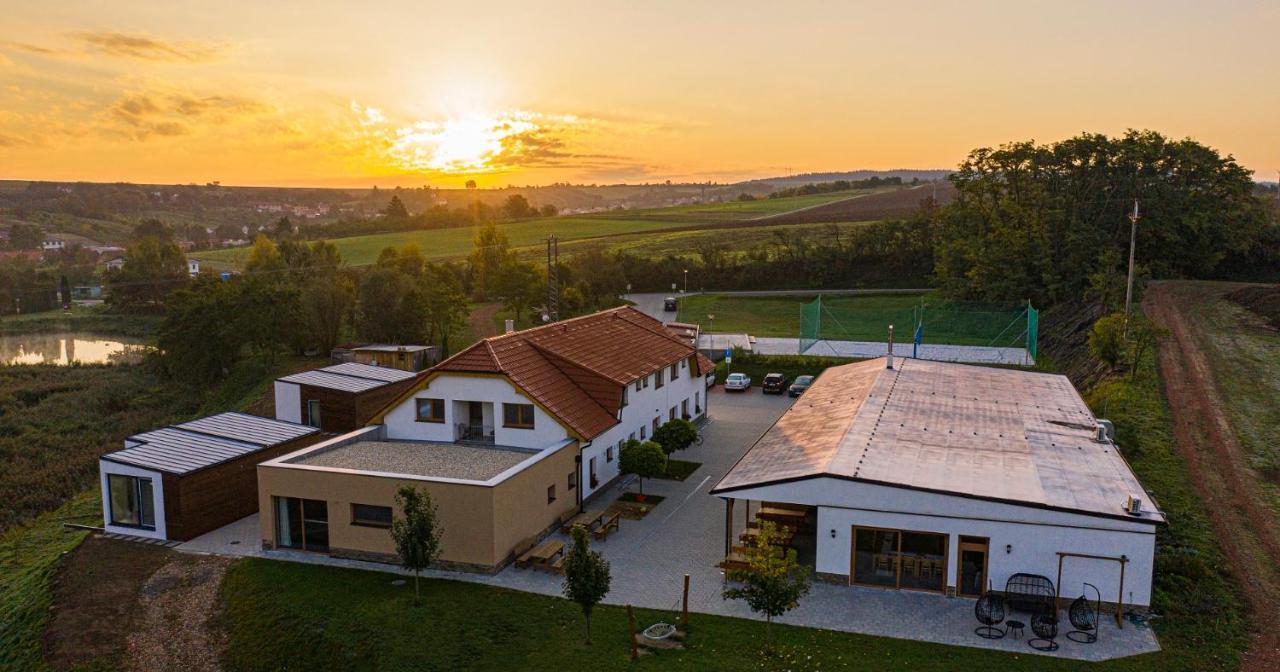 Hotel Na Zelenem Statku Rasovice  Exterior foto