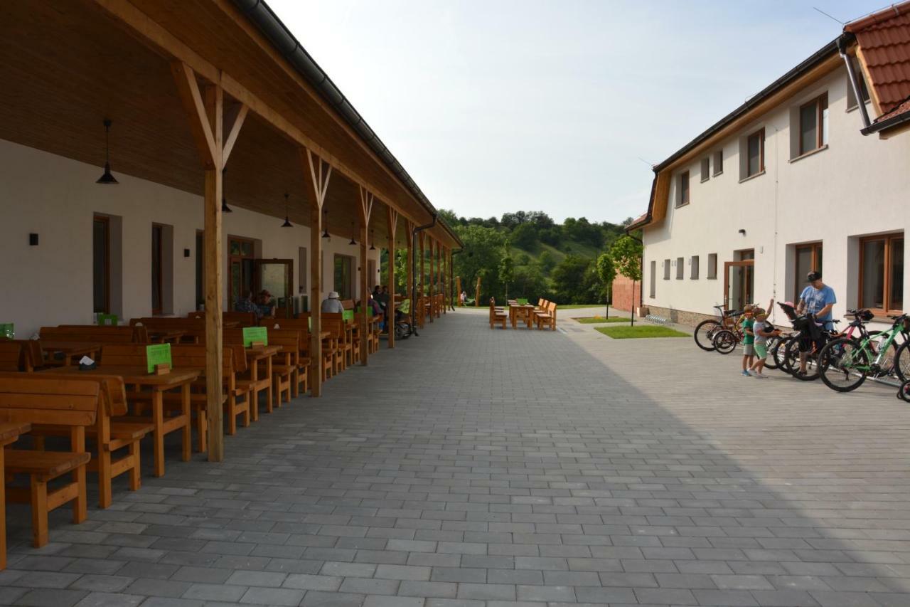Hotel Na Zelenem Statku Rasovice  Exterior foto